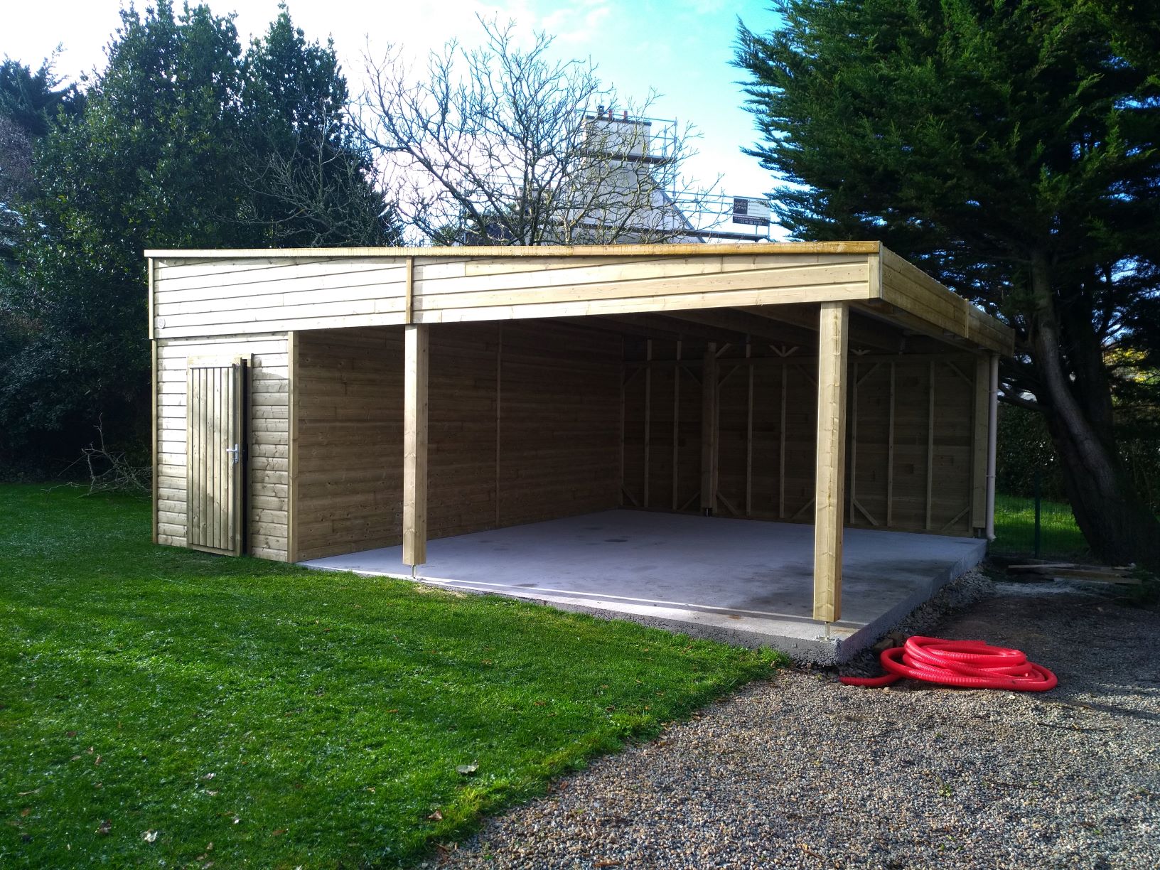 Carport en bois avec abri de jardin, Fabricant Alsace